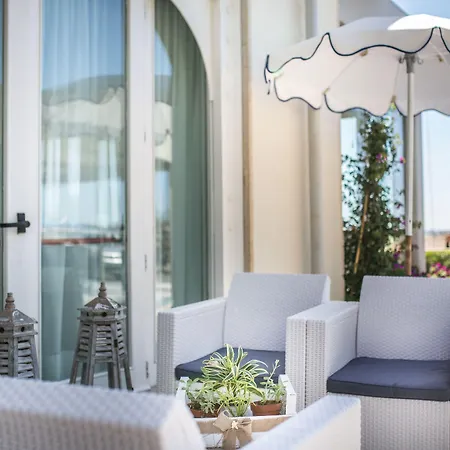 Karinzia Hotel 3*