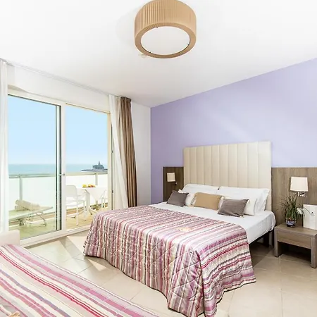 Karinzia Hotel 3*