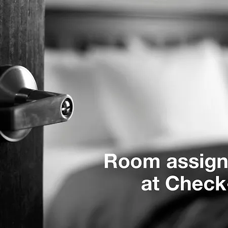 מלון Karinzia 3*