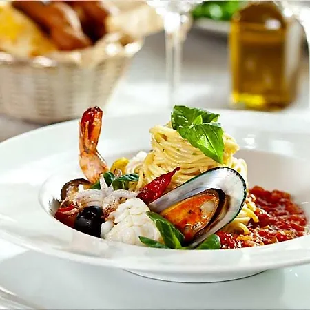 Karinzia Hotel 3*