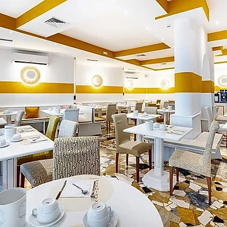 Karinzia Hotell 3*
