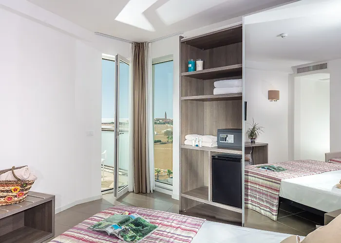 Karinzia 3* Каорле